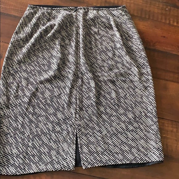 Black & cream geometric pattern pencil skirt - Picture 4 of 8